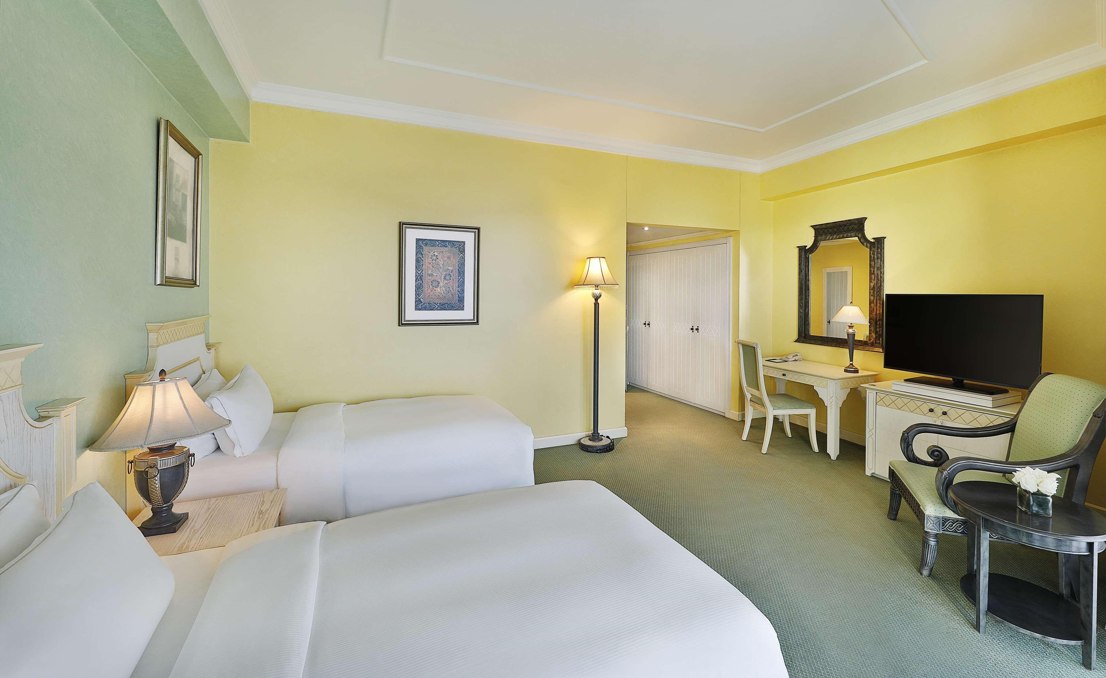Hotel Hilton Habtoor Grand Beirut